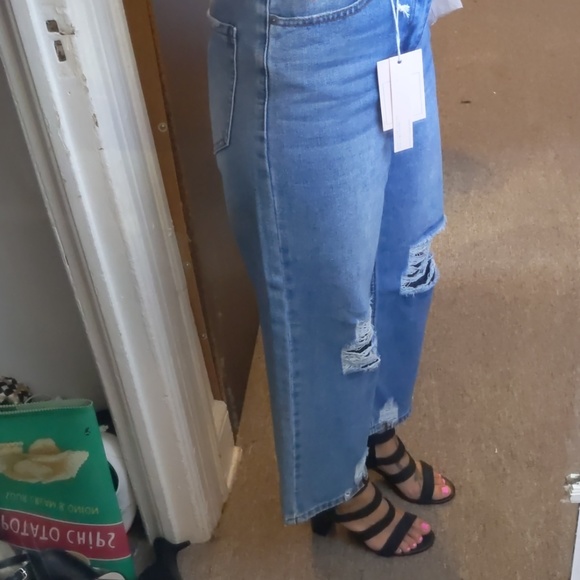 🌹Make An Offer🌹NWT Womens Wide Leg Cropped Jeans - Picture 3 of 6